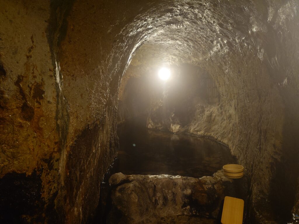 黒川温泉　洞窟風呂
