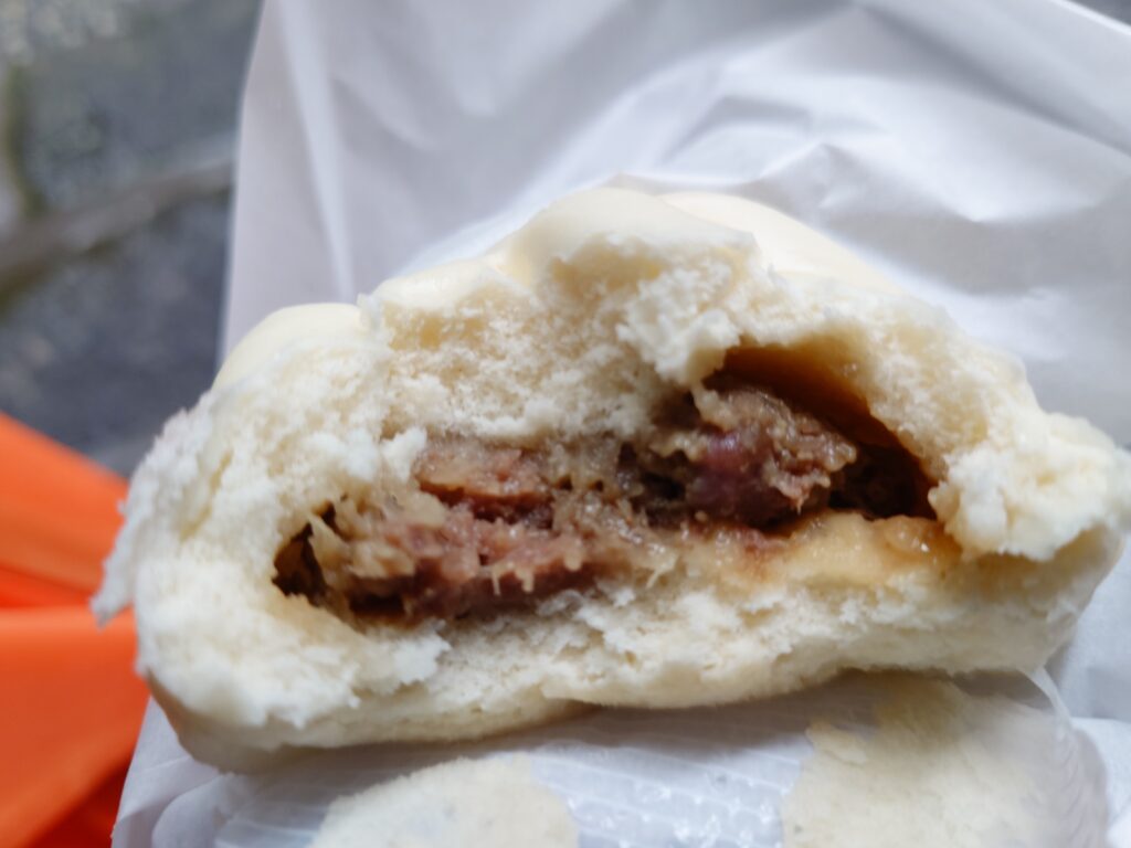 黒川温泉　馬肉まん